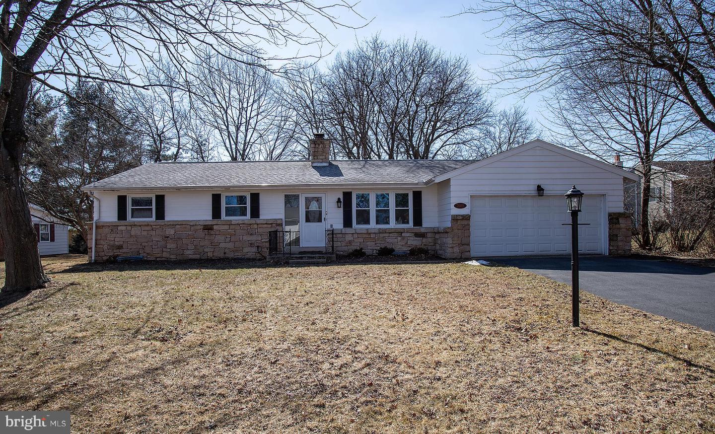 7609 Woodside Ave Property Photo