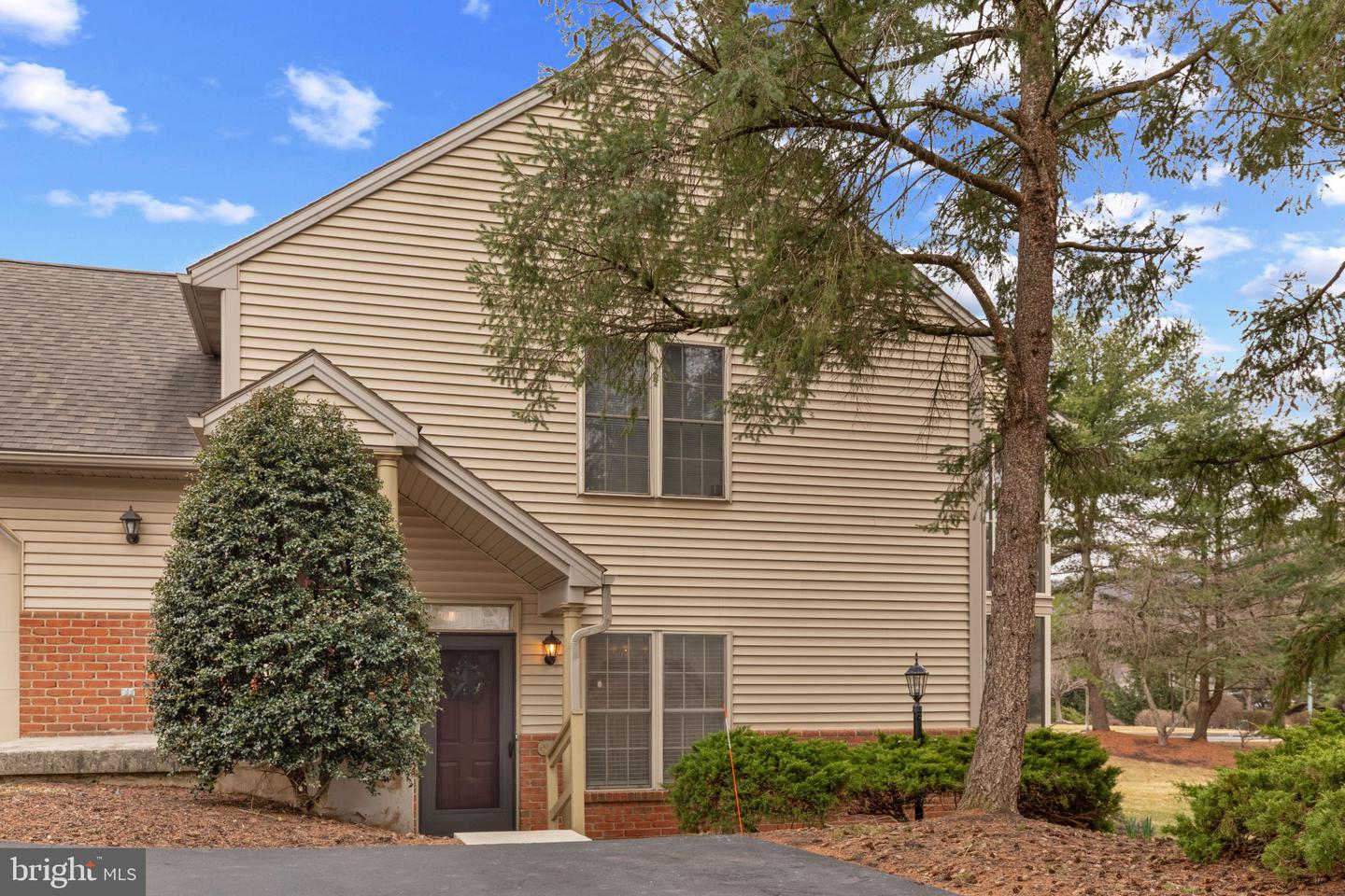 40 Glasgow Ct Property Photo