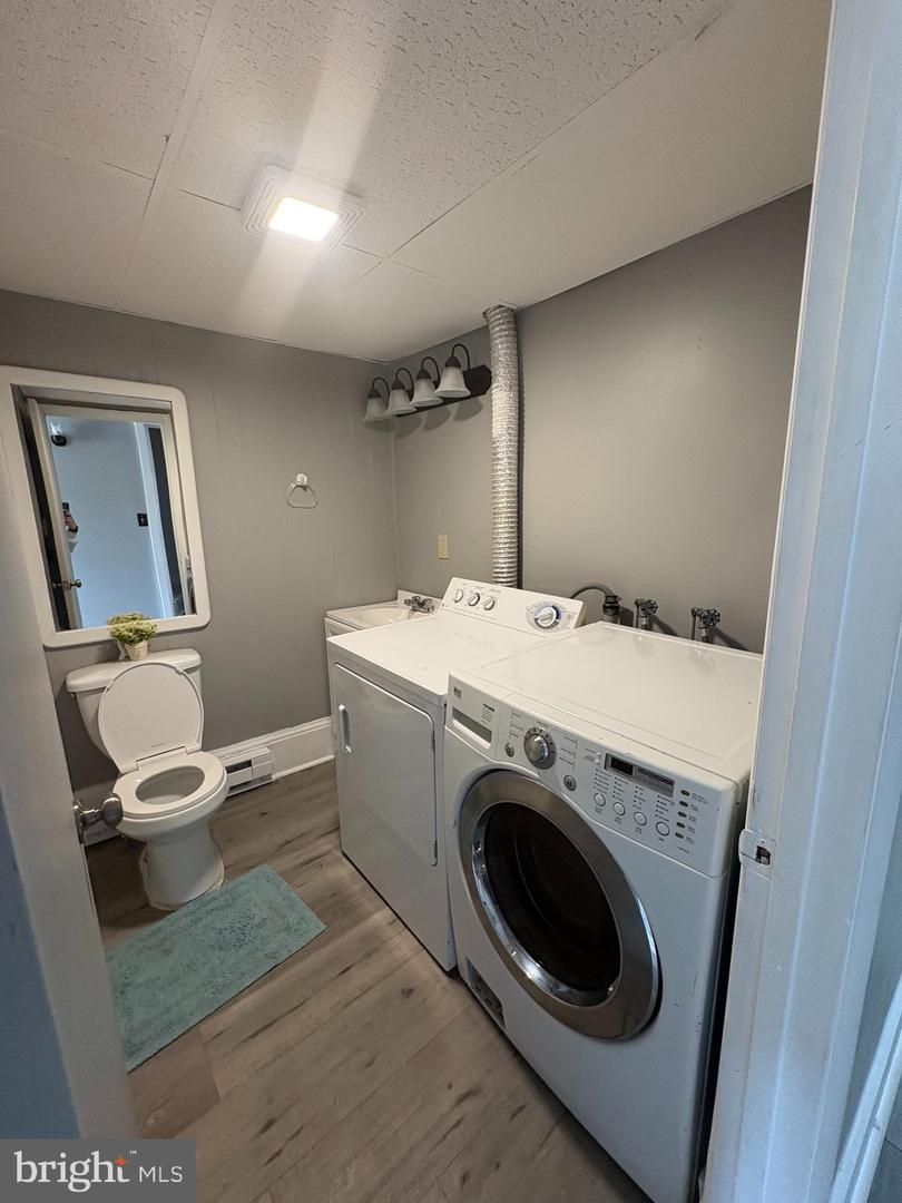 105 E Broad St Property Photo 6