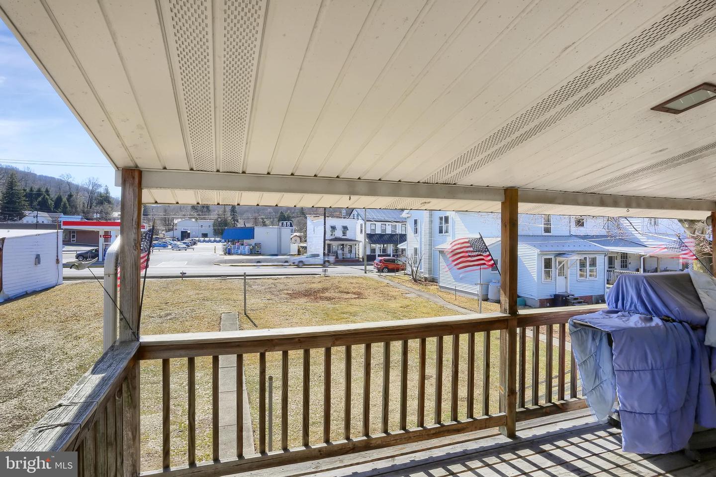 641-645 Main St Property Photo 8