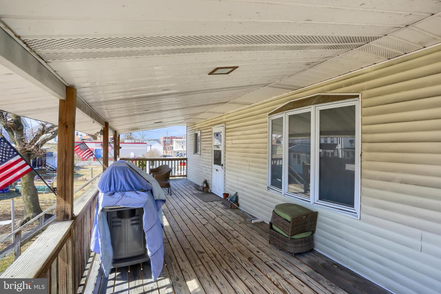 641-645 Main St Property Photo 9