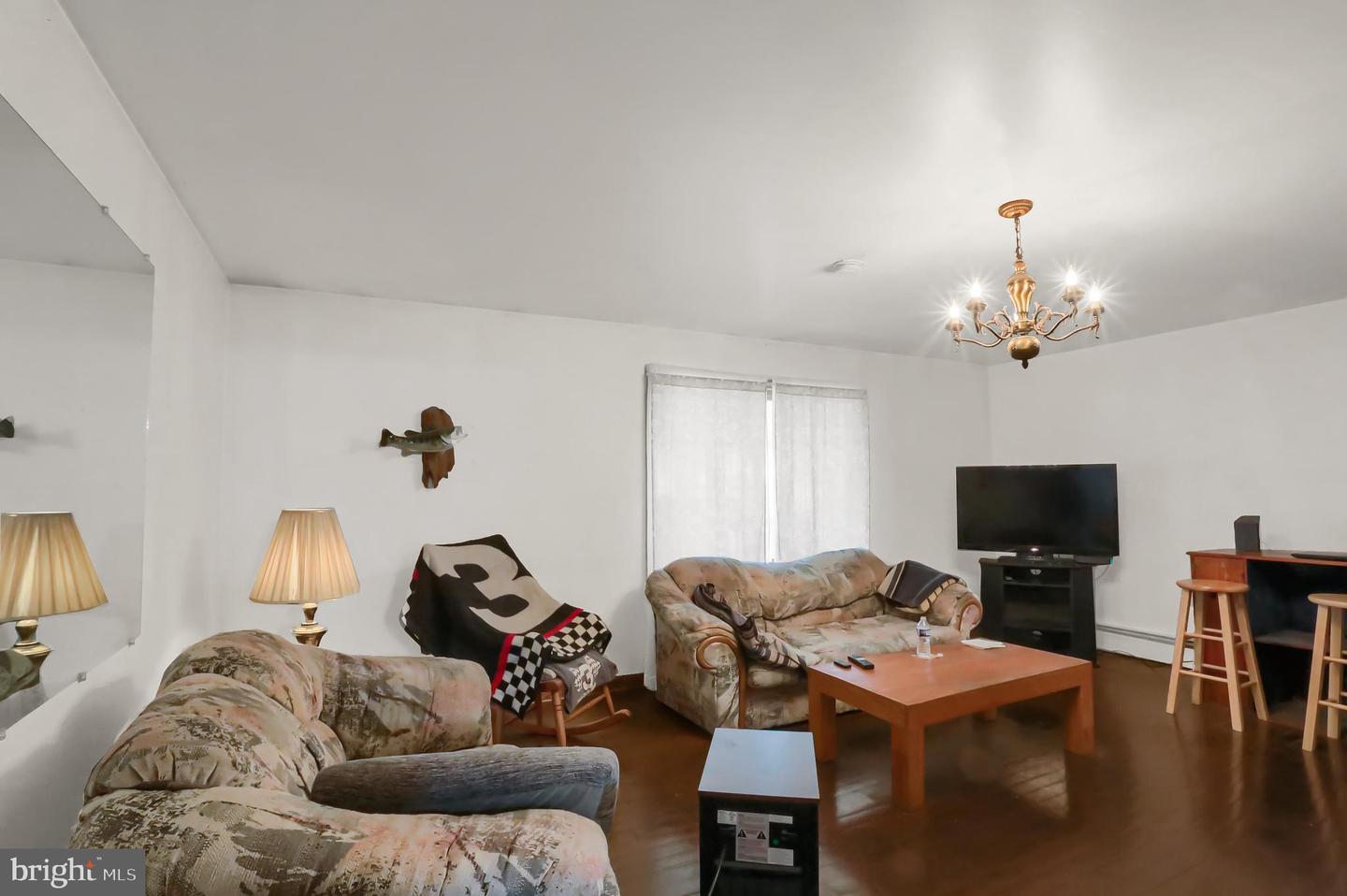 641-645 Main St Property Photo 15