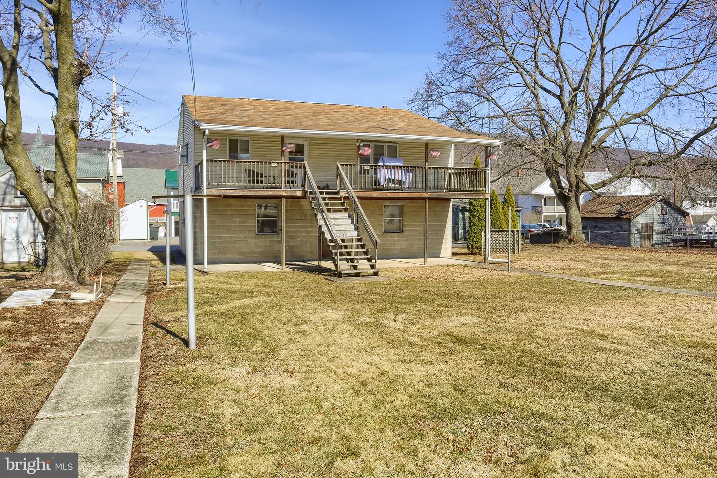 641-645 Main St Property Photo 41