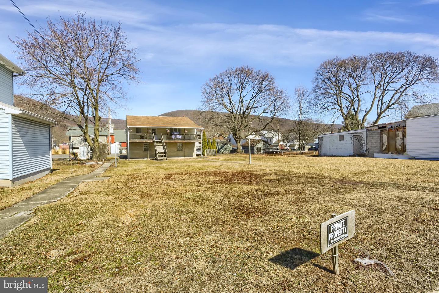 641-645 Main St Property Photo 44