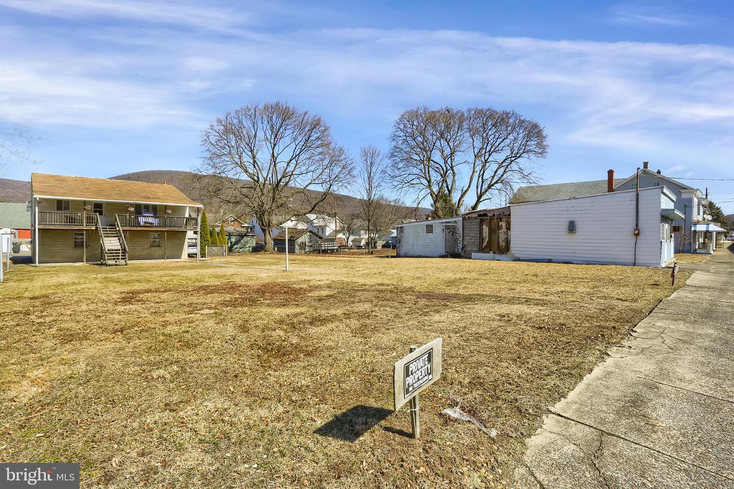 641-645 Main St Property Photo 46