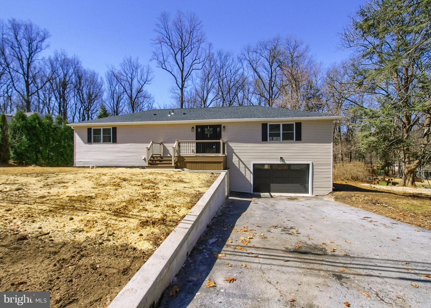 1924 Sand Hill Rd Property Photo
