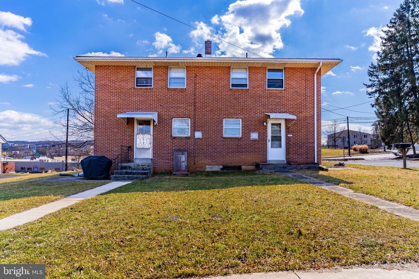 560 Walton Ave Property Photo