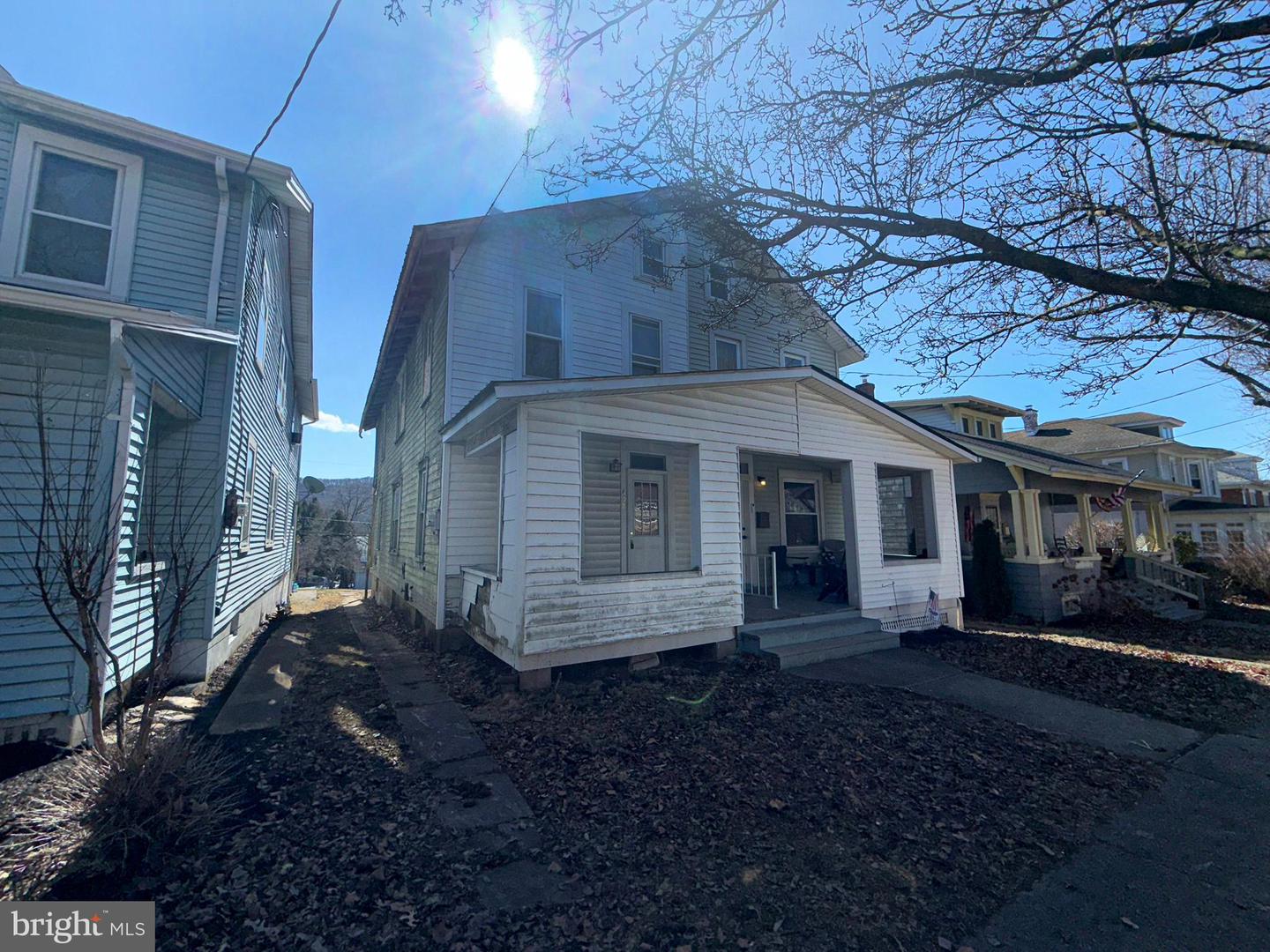 698 Center St Property Photo