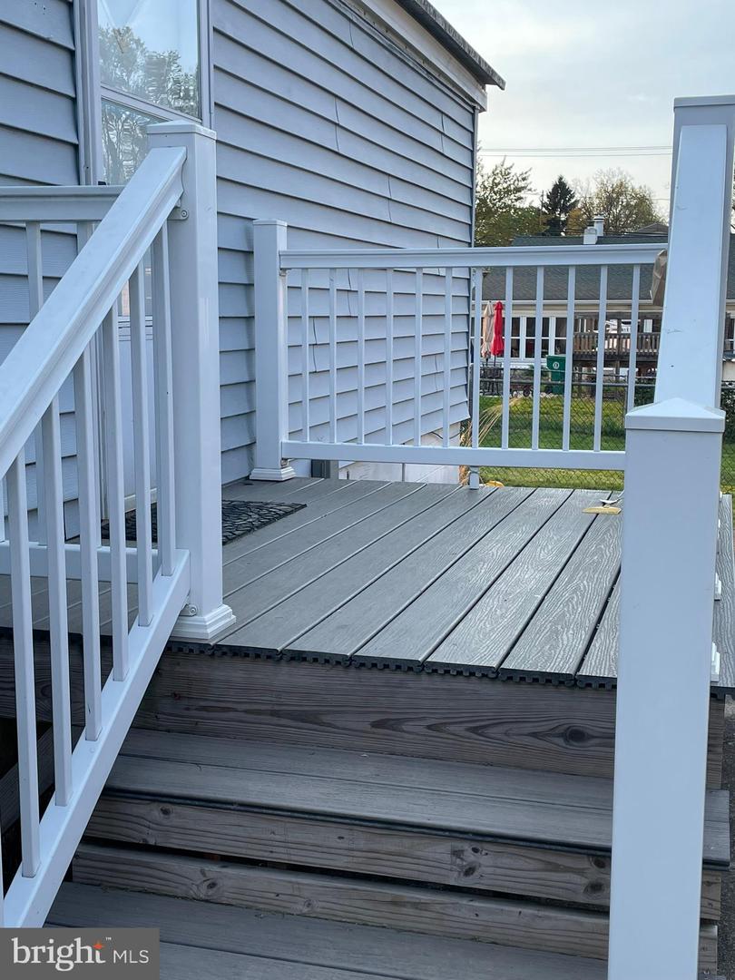 5556 Poplar St Property Photo 15