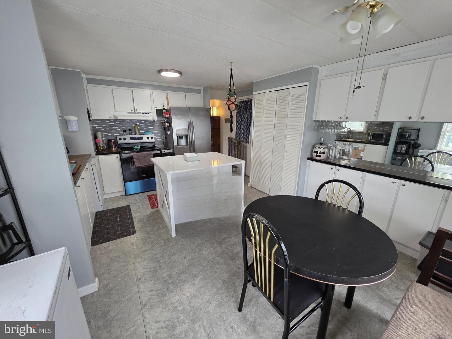 5556 Poplar St Property Photo 23