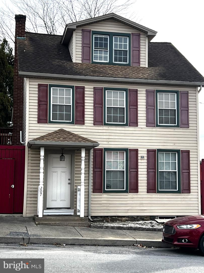 207 Market St Property Photo 4