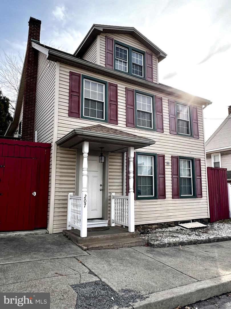 207 Market St Property Photo 6
