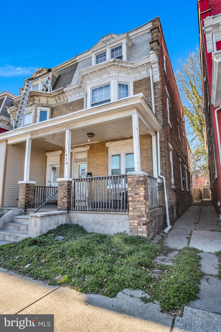 1418 State St Property Photo 3
