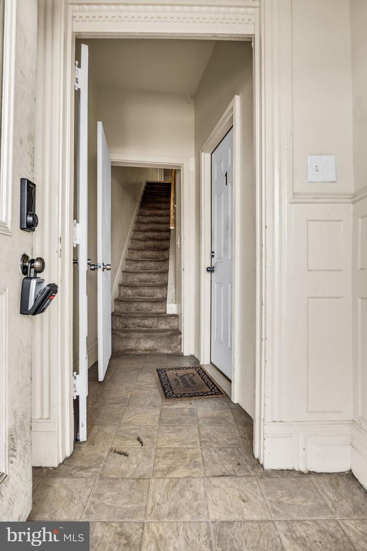 1418 State St Property Photo 4