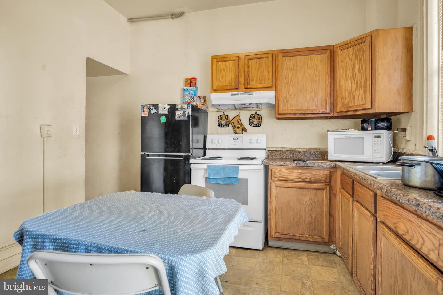 1418 State St Property Photo 8
