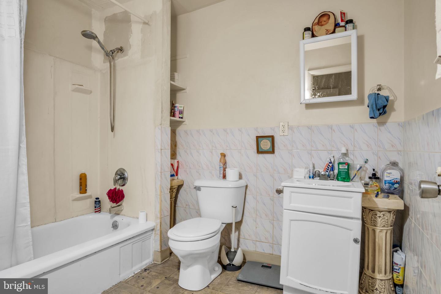 1418 State St Property Photo 10