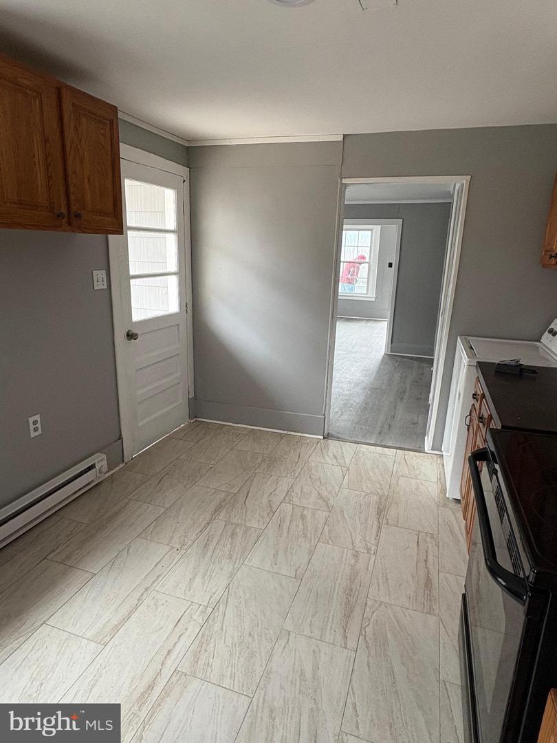 107 E Broad St Property Photo 11