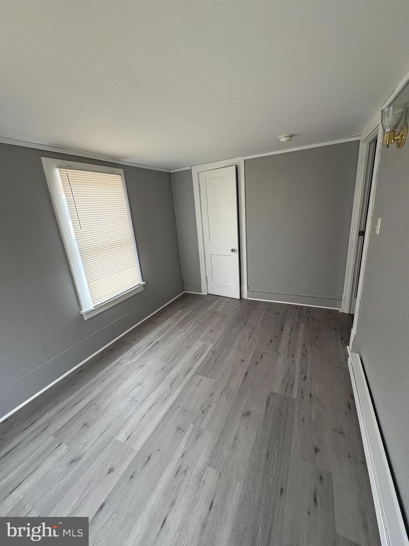 107 E Broad St Property Photo 18