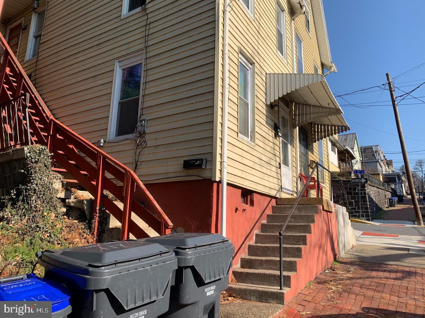 117 Walnut St Property Photo 4