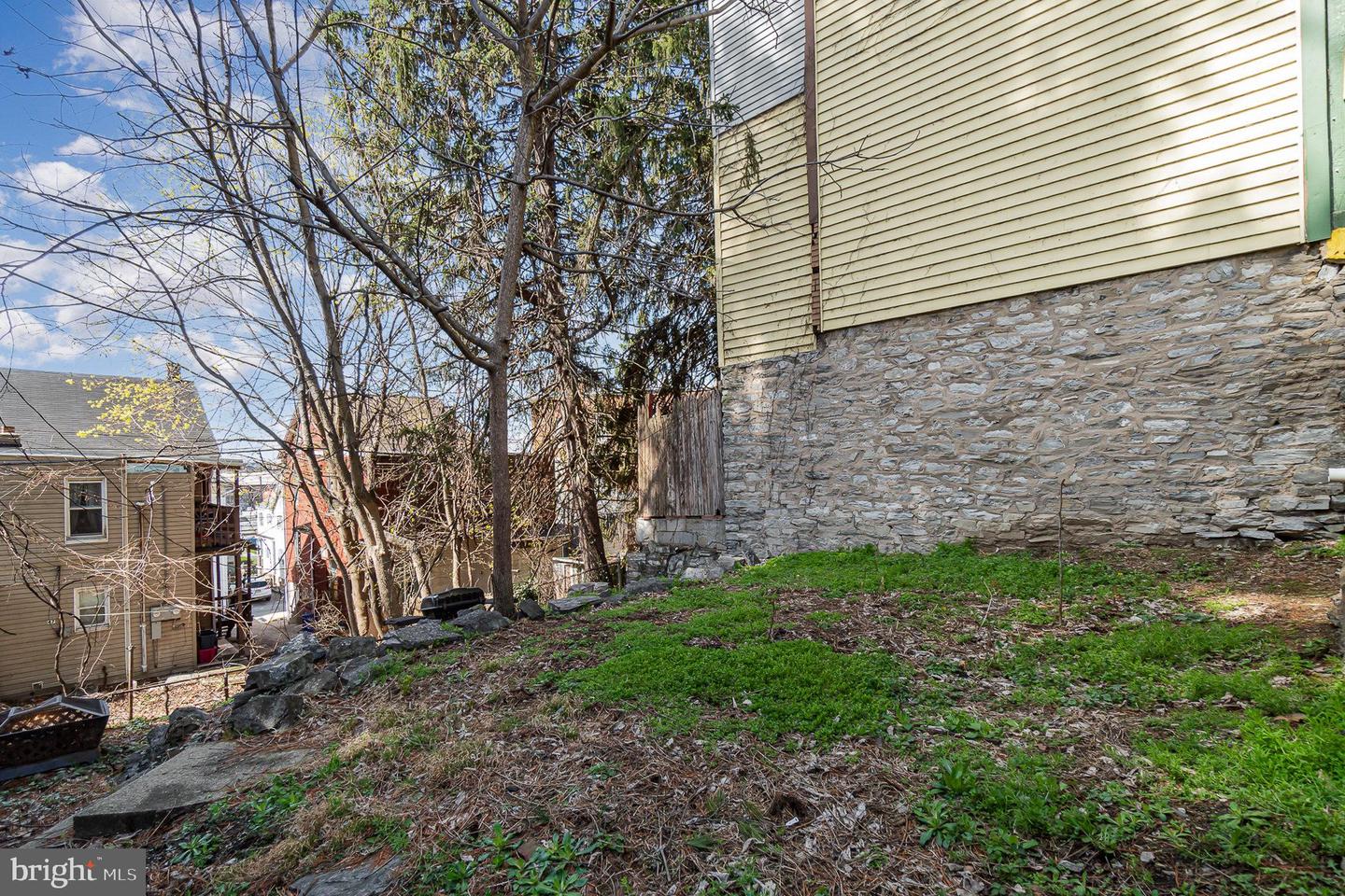117 Walnut St Property Photo 7