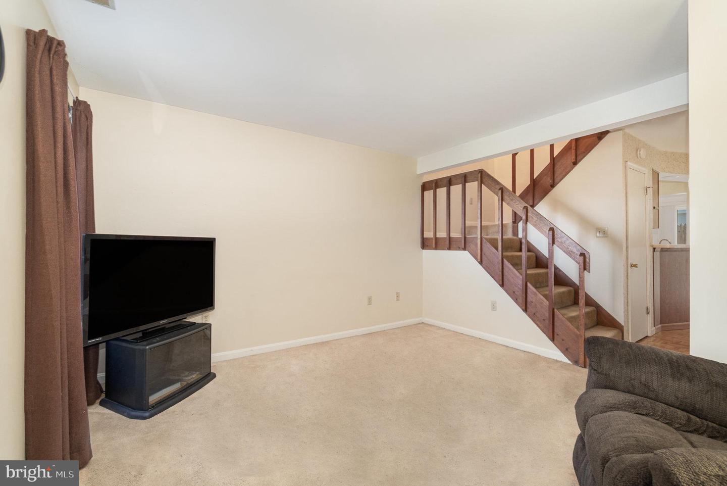 221 Duke St #d Property Photo 3