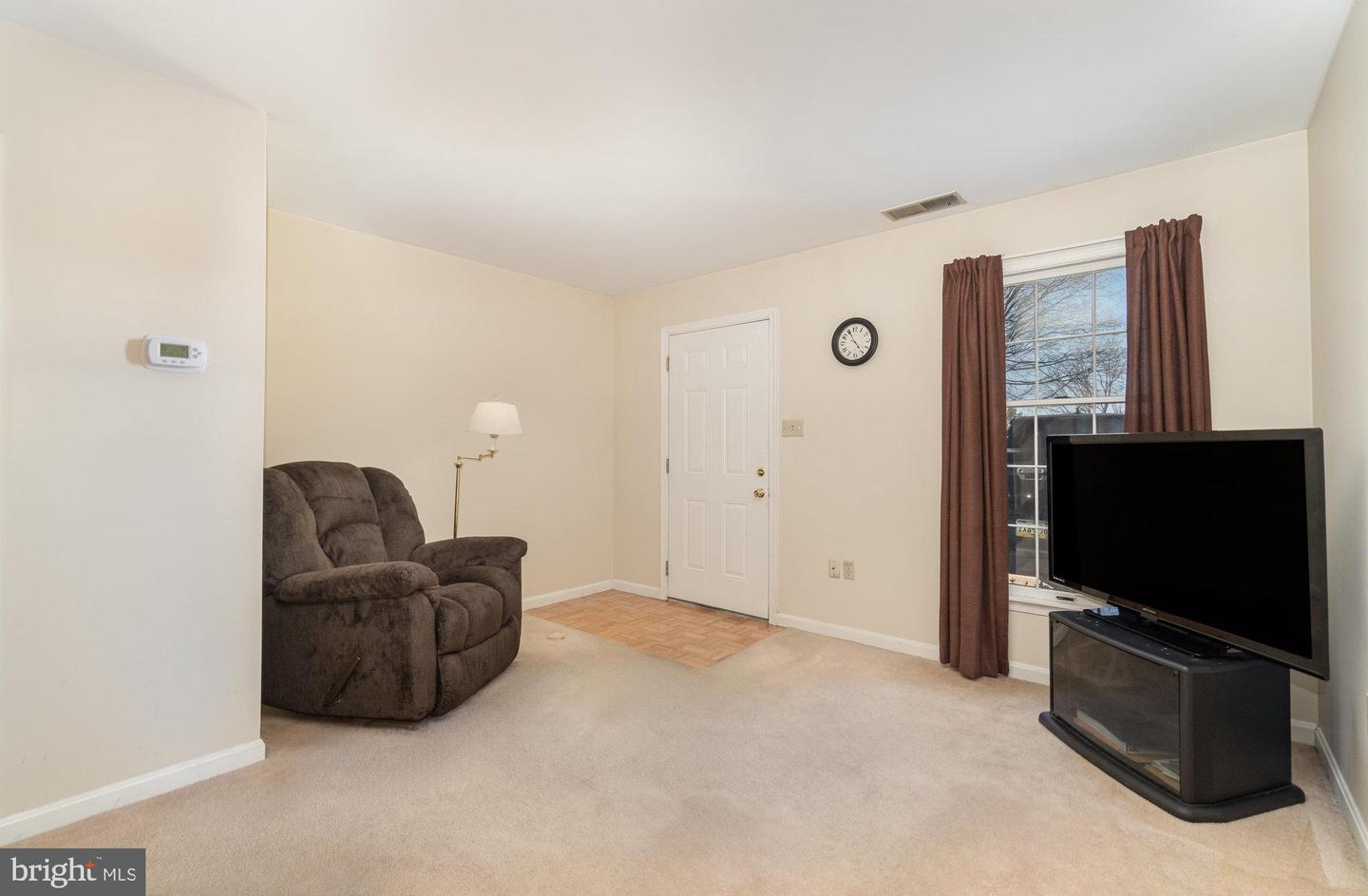 221 Duke St #d Property Photo 4