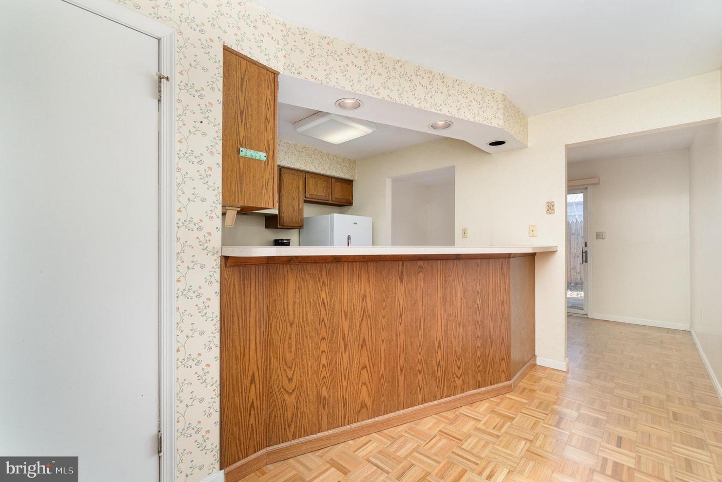 221 Duke St #d Property Photo 5