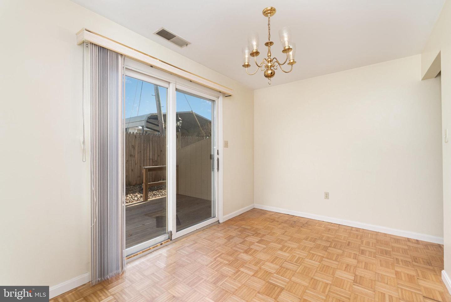 221 Duke St #d Property Photo 7