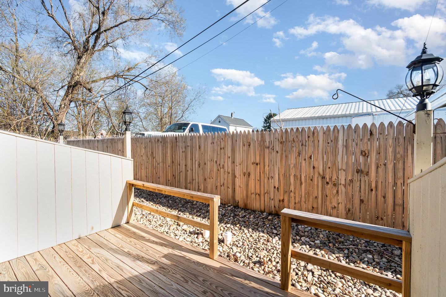 221 Duke St #d Property Photo 14