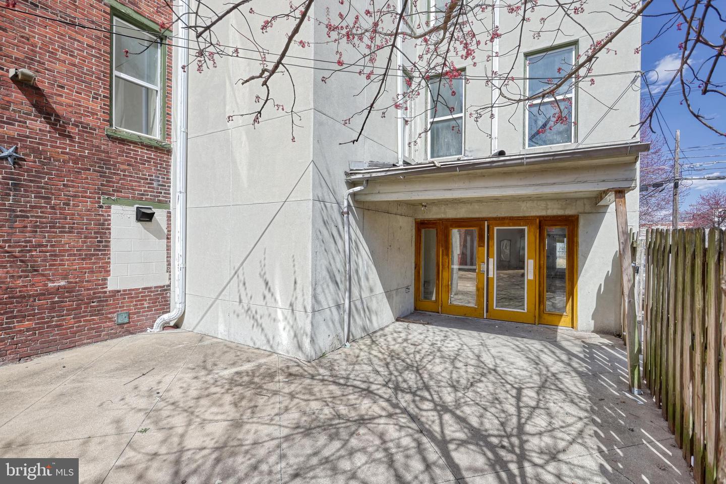 1312 Derry St Property Photo 4