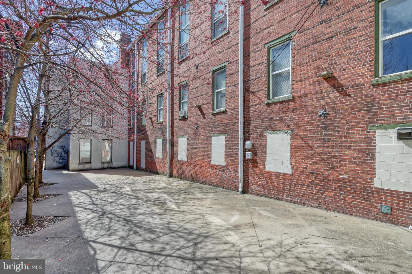 1312 Derry St Property Photo 5