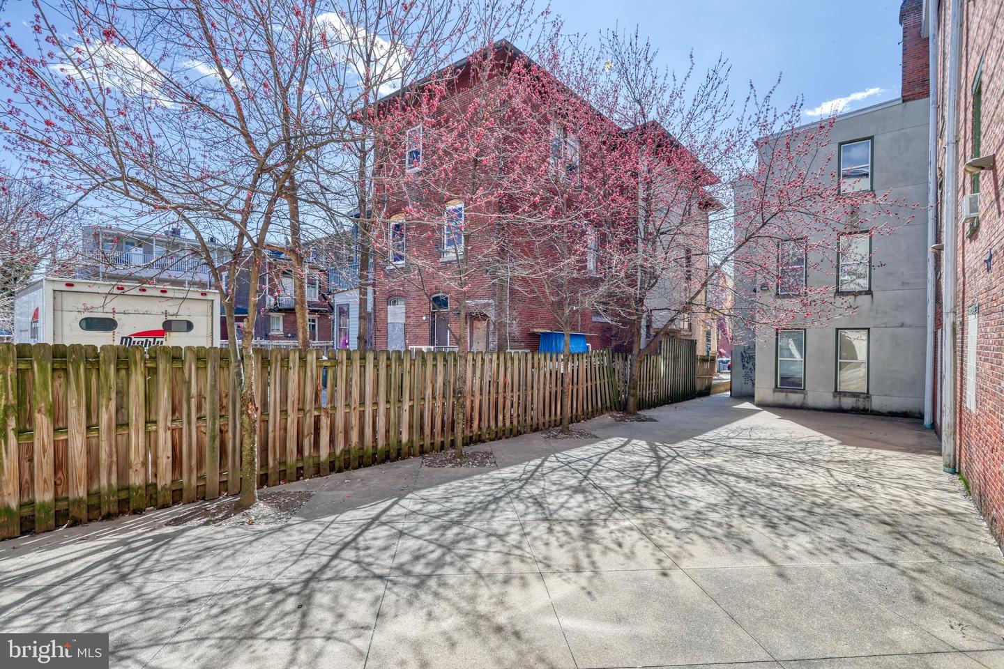1312 Derry St Property Photo 6