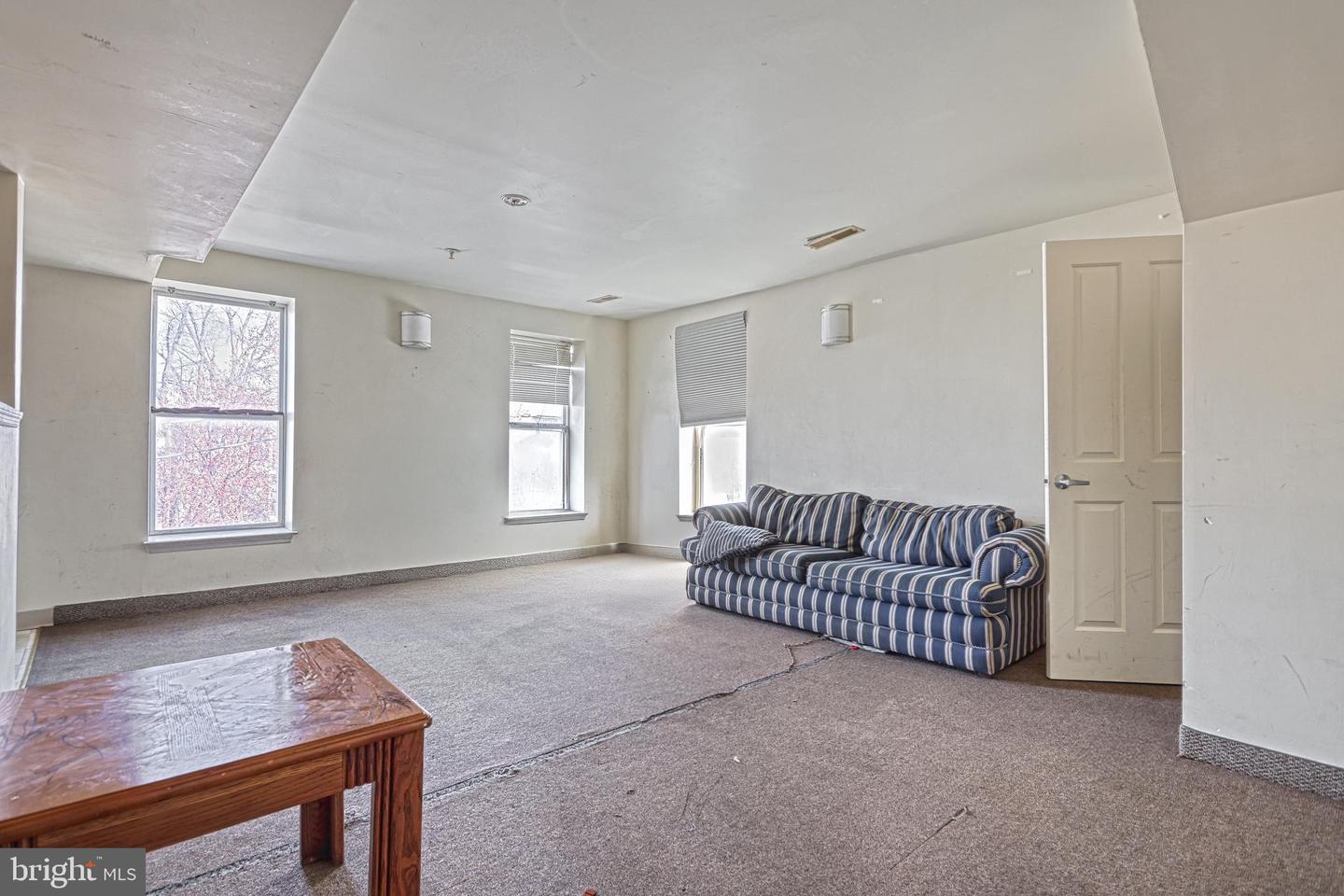 1312 Derry St Property Photo 14