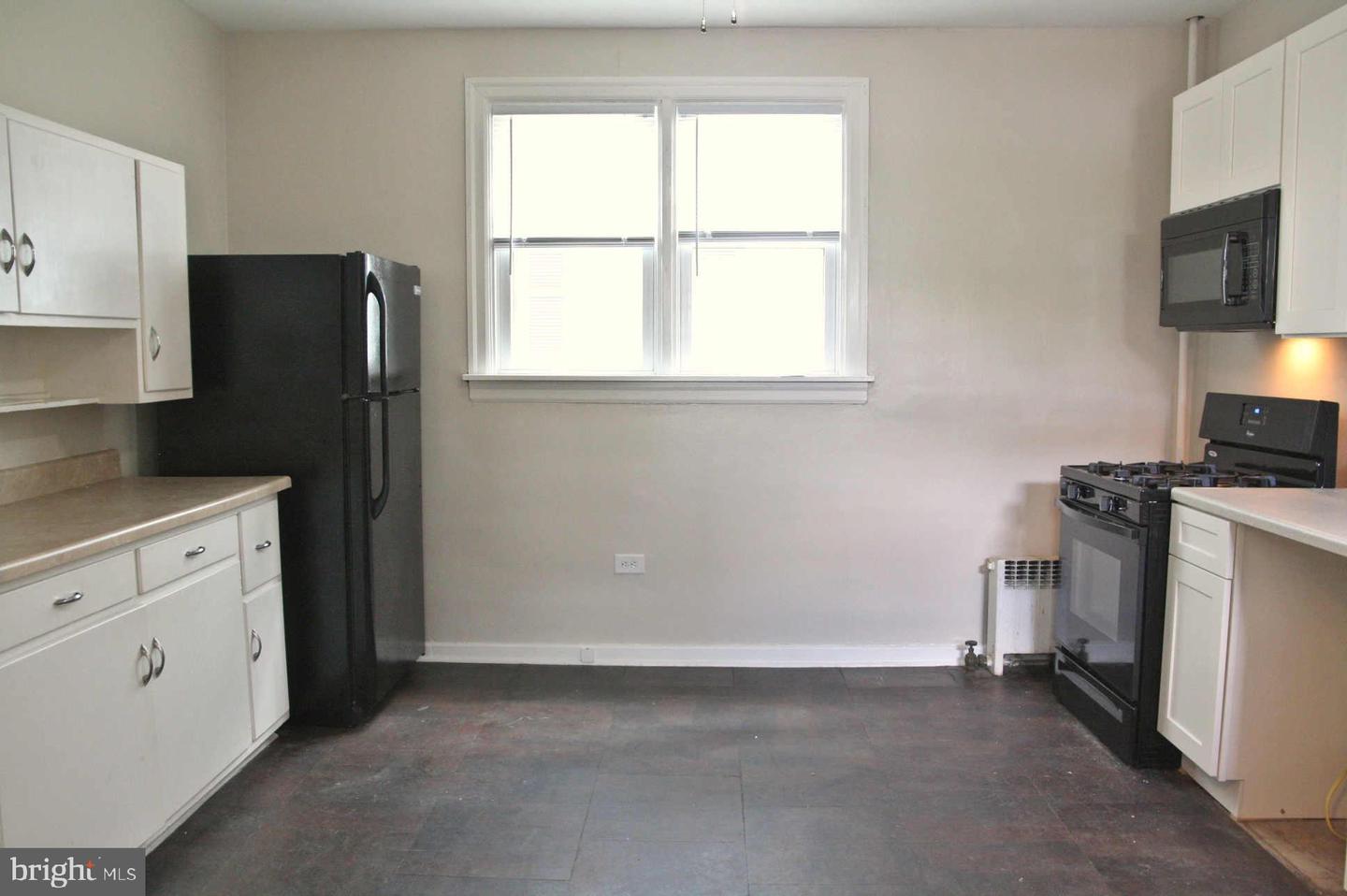 537 2nd St Property Photo 8