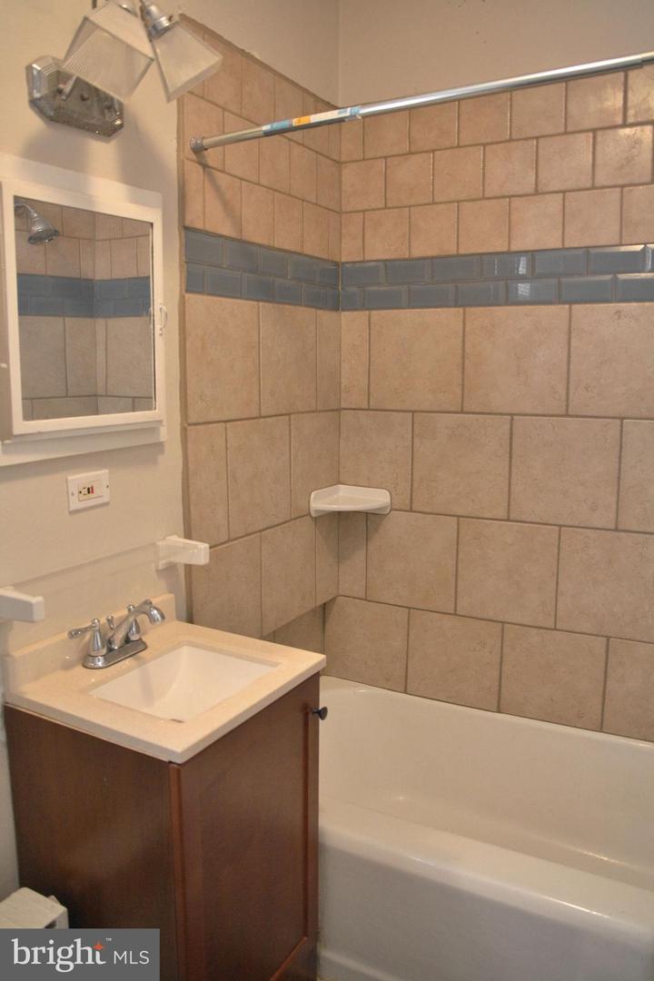537 2nd St Property Photo 10