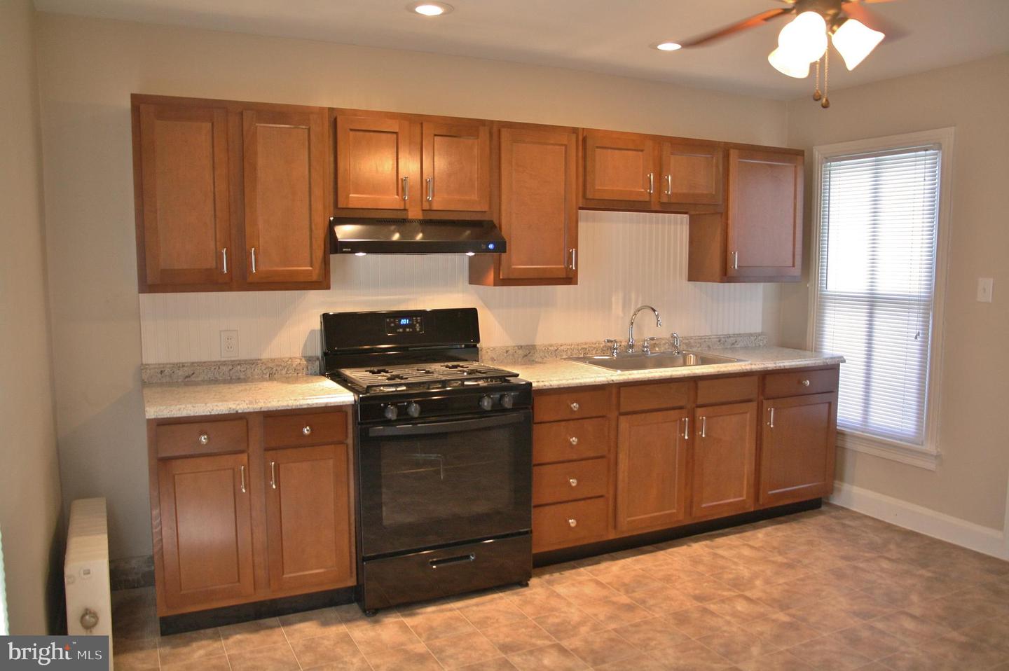 537 2nd St Property Photo 15
