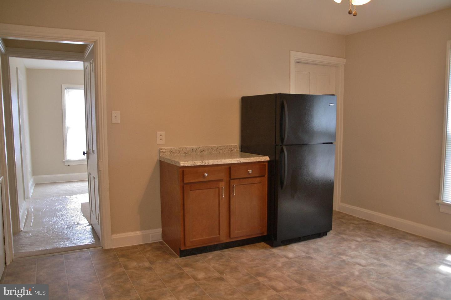537 2nd St Property Photo 17