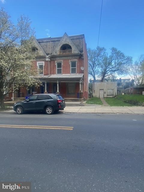 129 N 13th St Property Photo 15