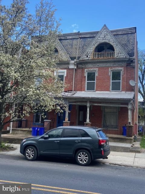 129 N 13th St Property Photo 16