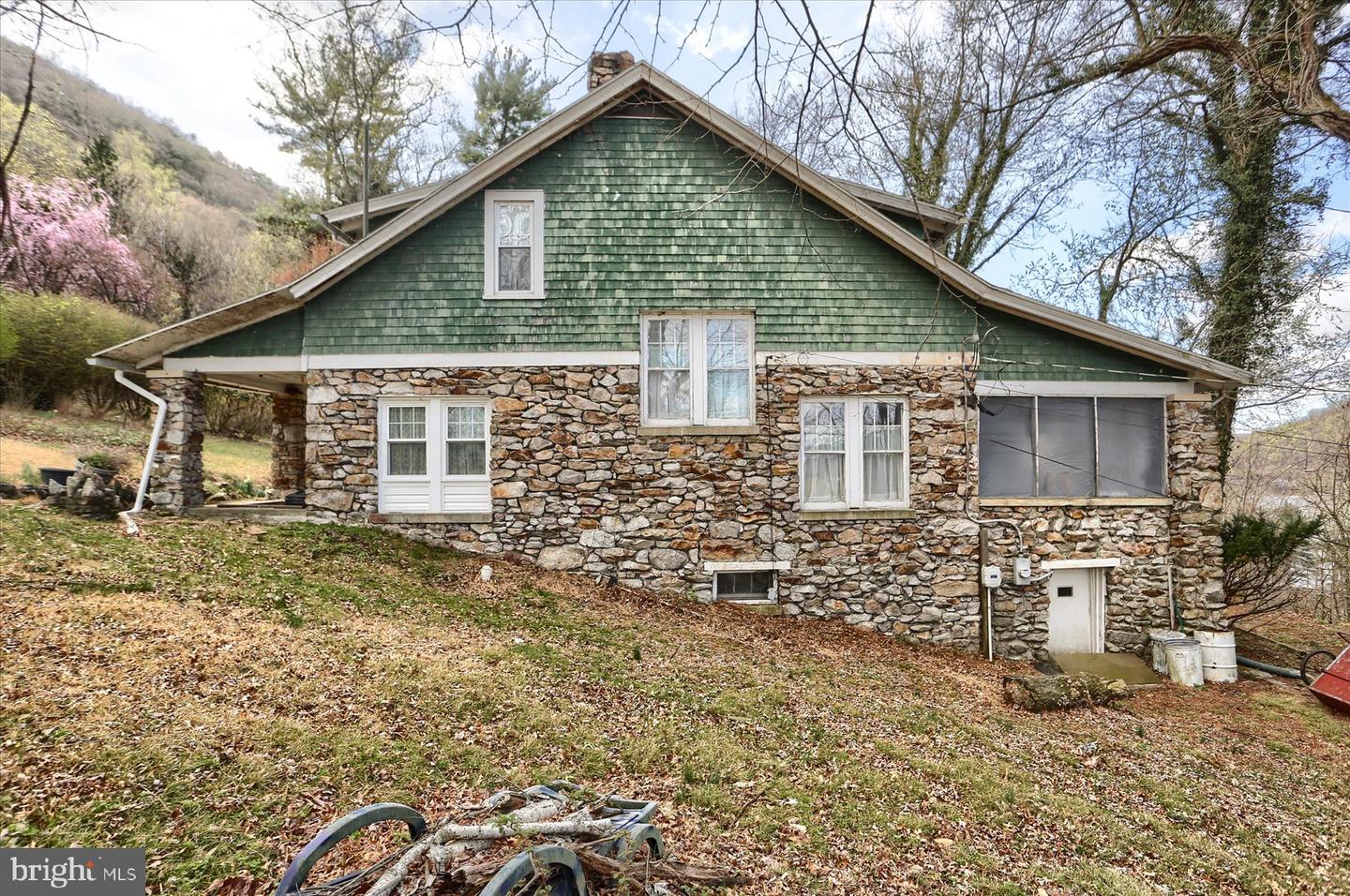 4 Hillside Rd Property Photo 31