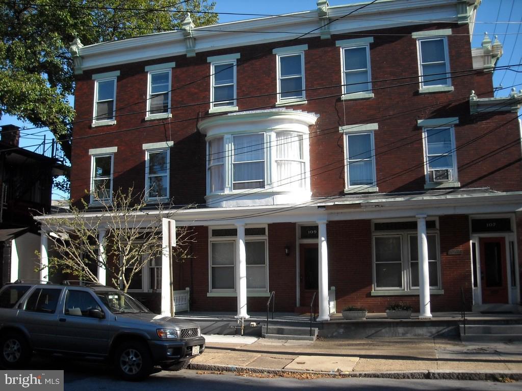 109 Boas St Property Photo 1