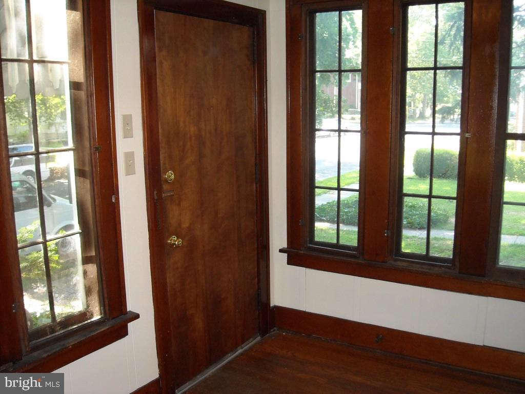 3112 & 3112 1/2 N 3rd St Property Photo 5