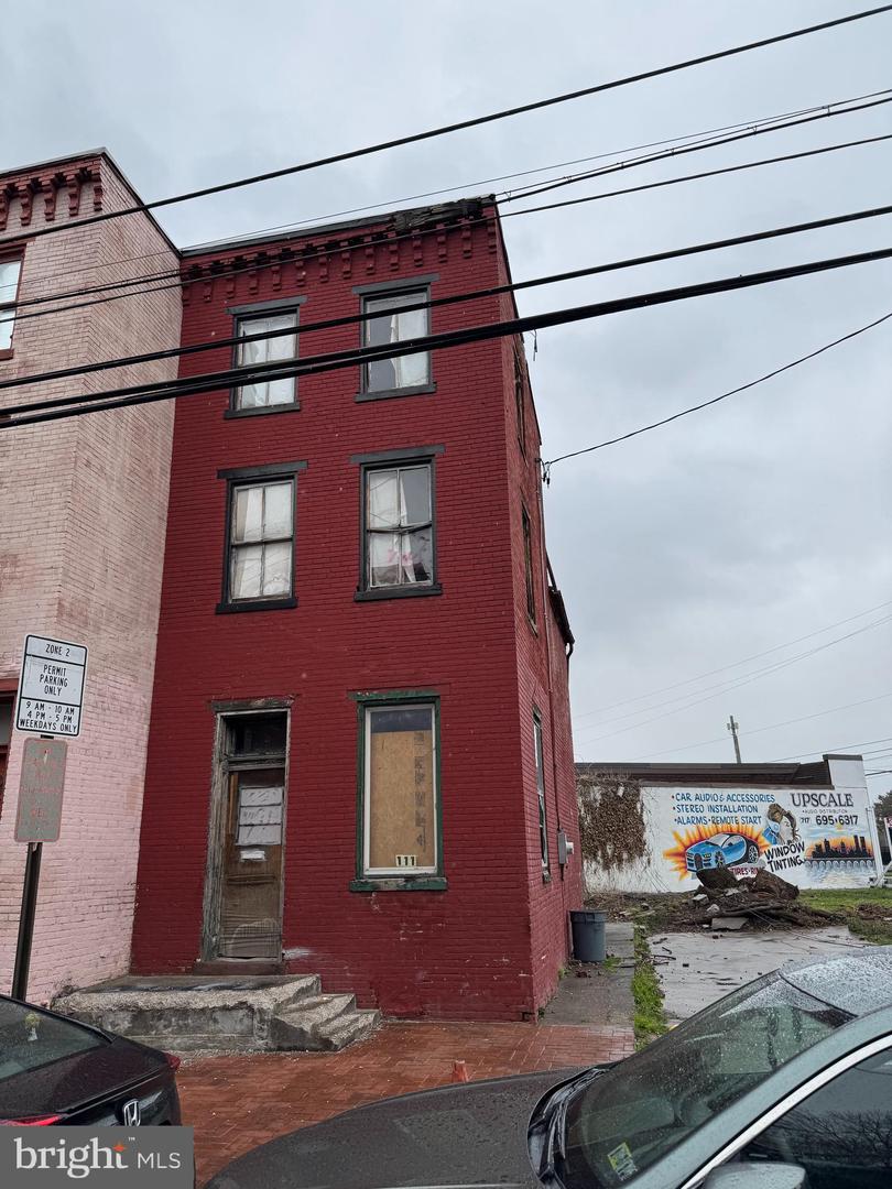 111 Vine St Property Photo 1