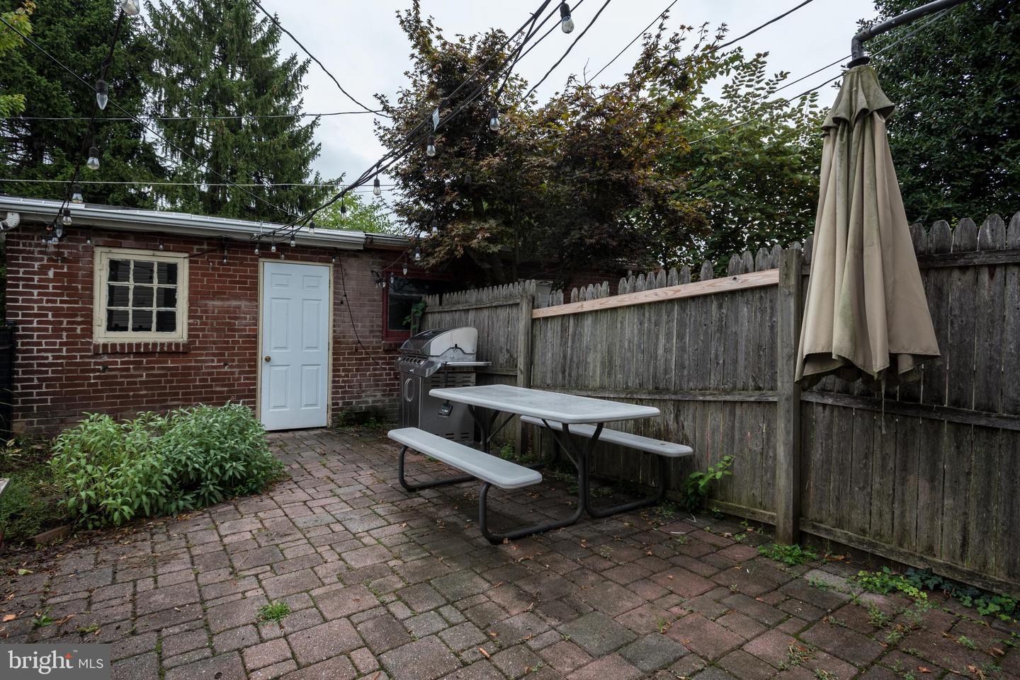 809 1/2 S. Front Property Photo 145
