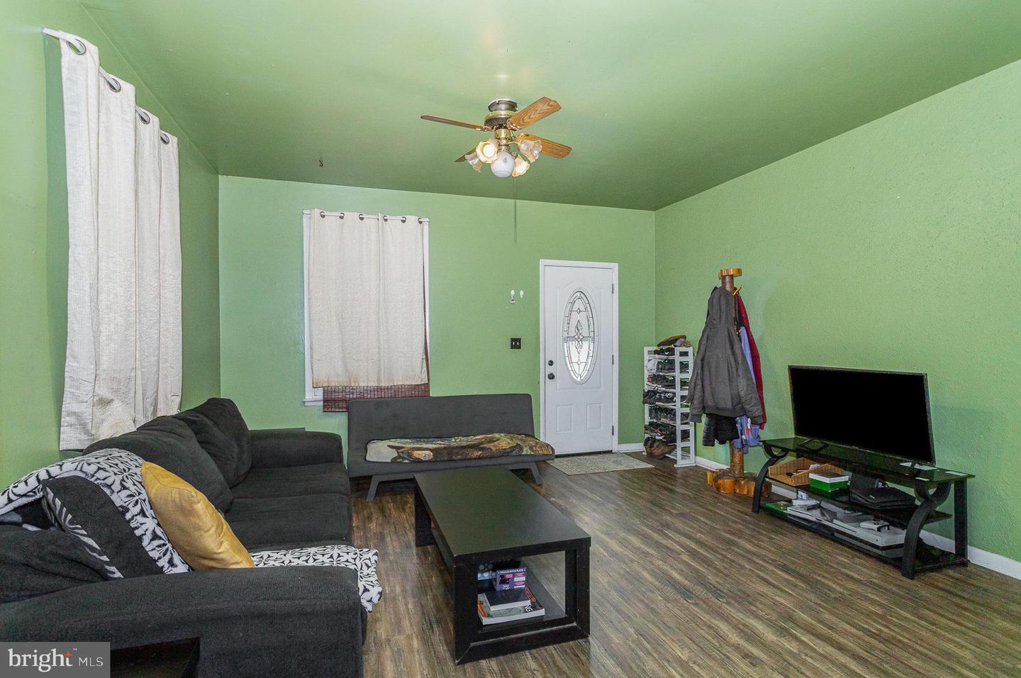 154 N Catherine St Property Photo 3