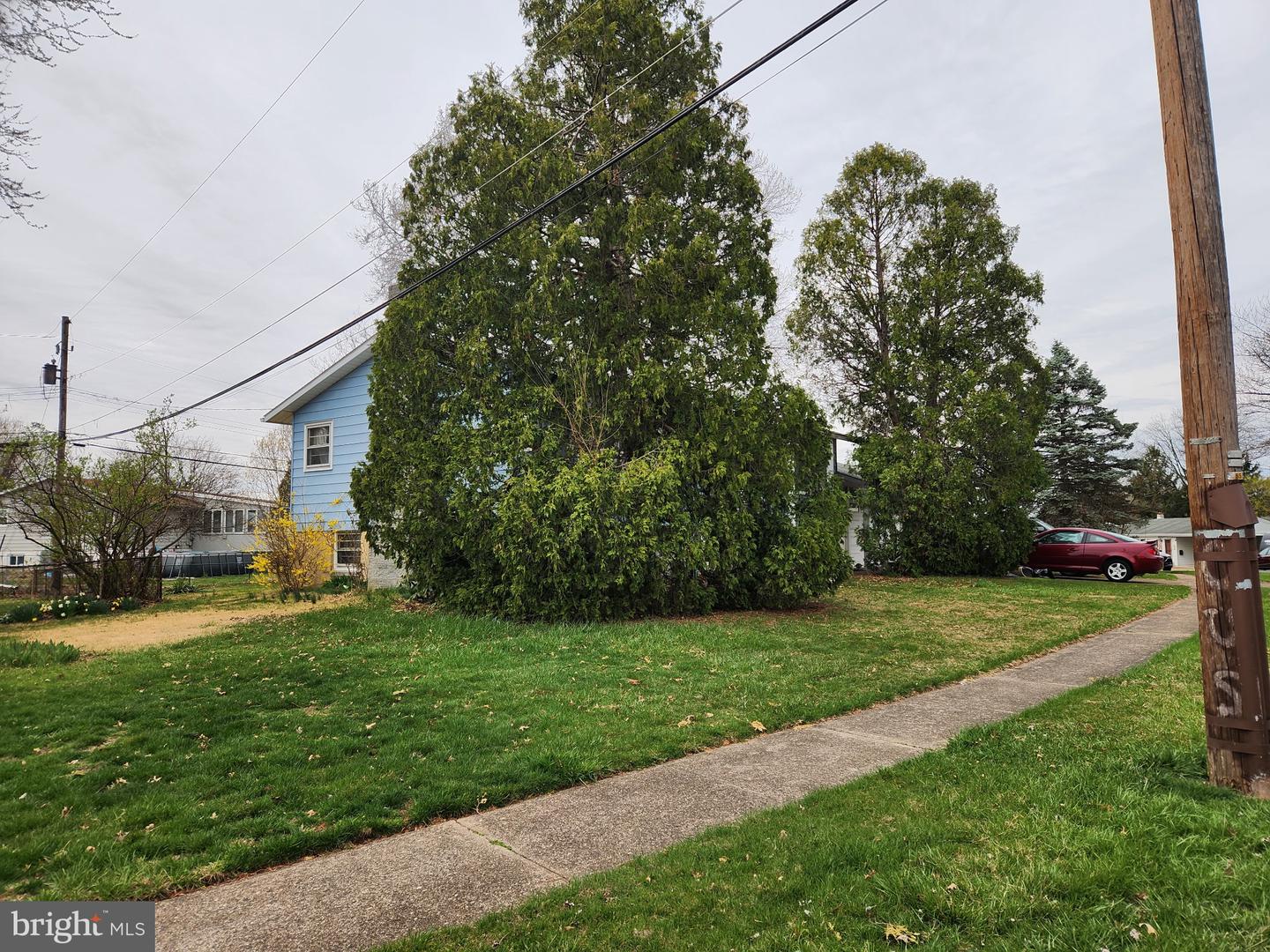 8 Heathglen Rd Property Photo 5