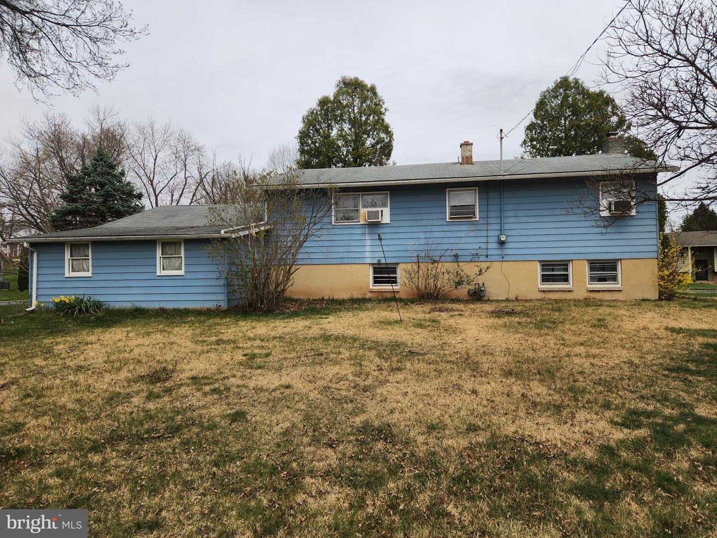 8 Heathglen Rd Property Photo 6