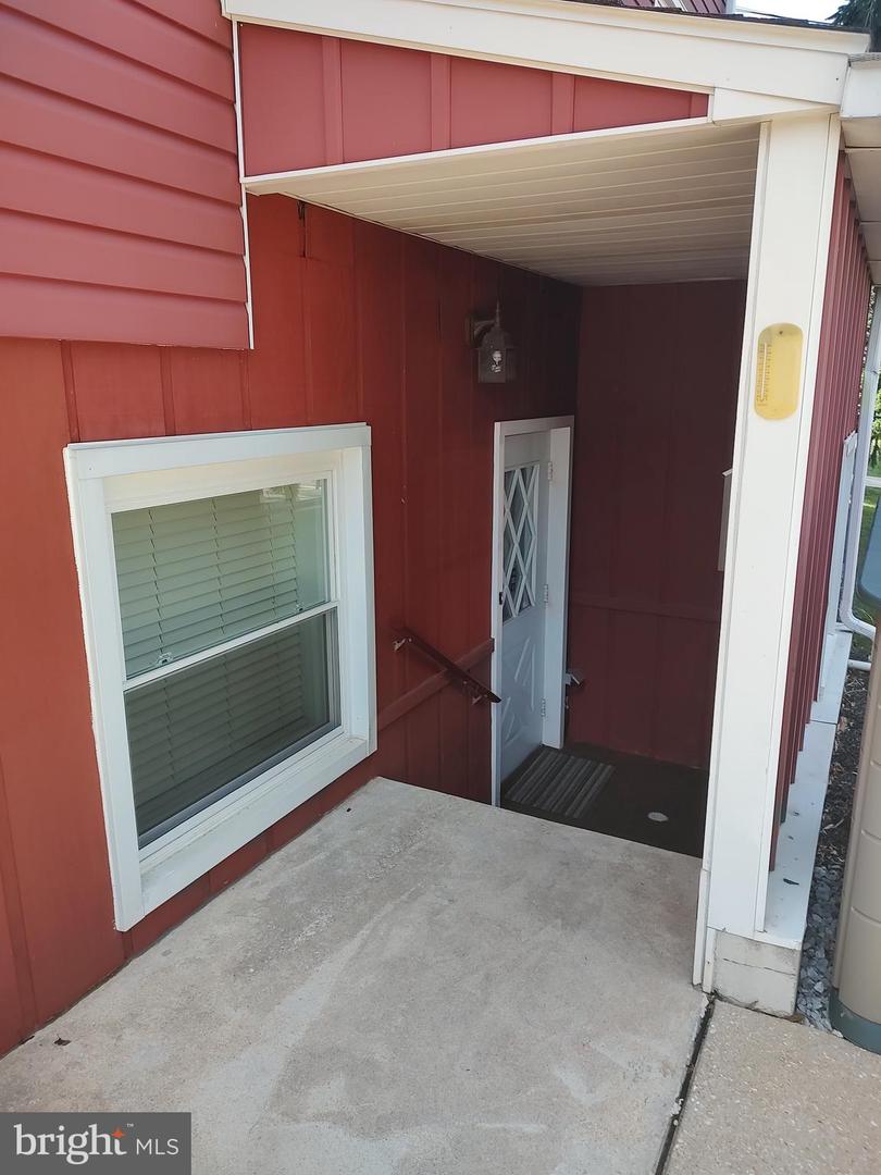 523 Rear W Chocolate Ave Property Photo 3