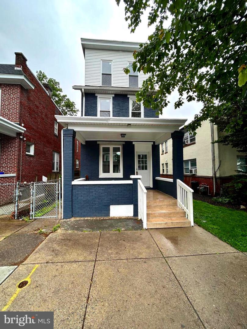 2712 N 6TH ST Property Photo 1