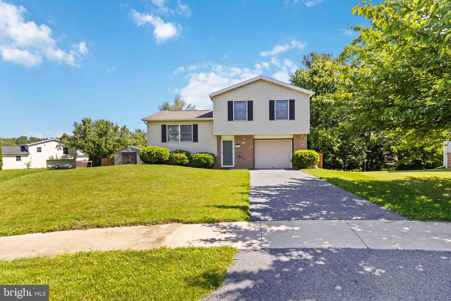 8892 Mckinley Ct Property Photo 1
